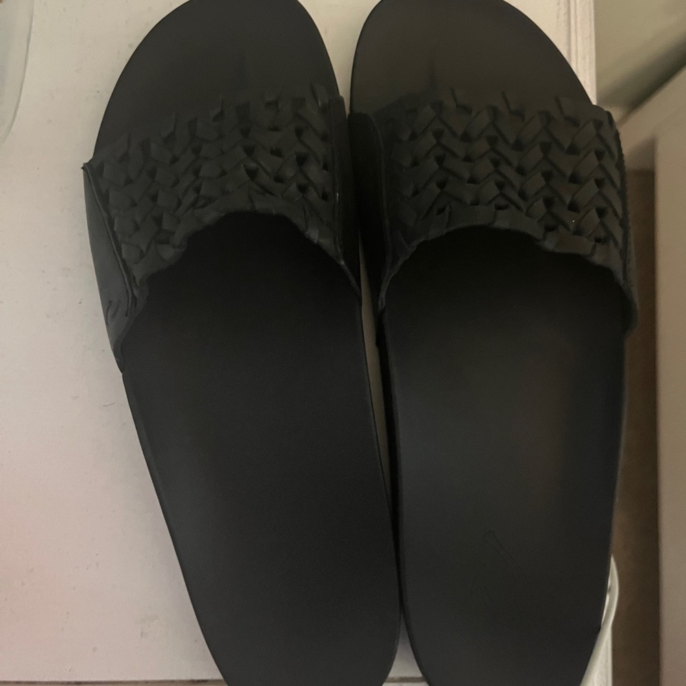 OluKai women’s sandals, black size 9